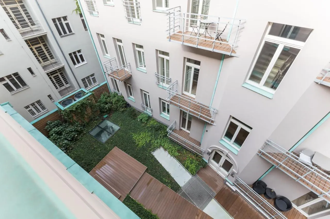 Royal Residence Apartments In The Heart Of Prága